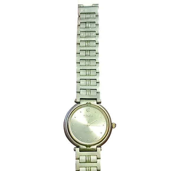Lucien Piccard Gold and Silver Watch with Two-Tone Design - Picture 4 of 8